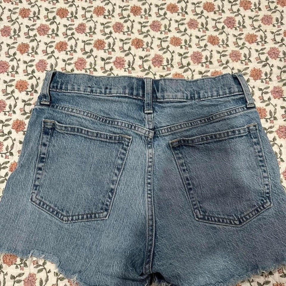 Gap High Rise Shoorts - Picture 4 of 4